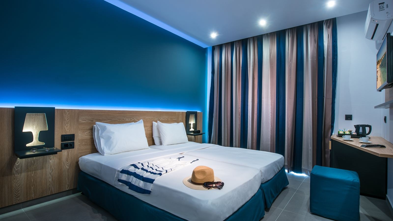 rooms-room-standard-land-view