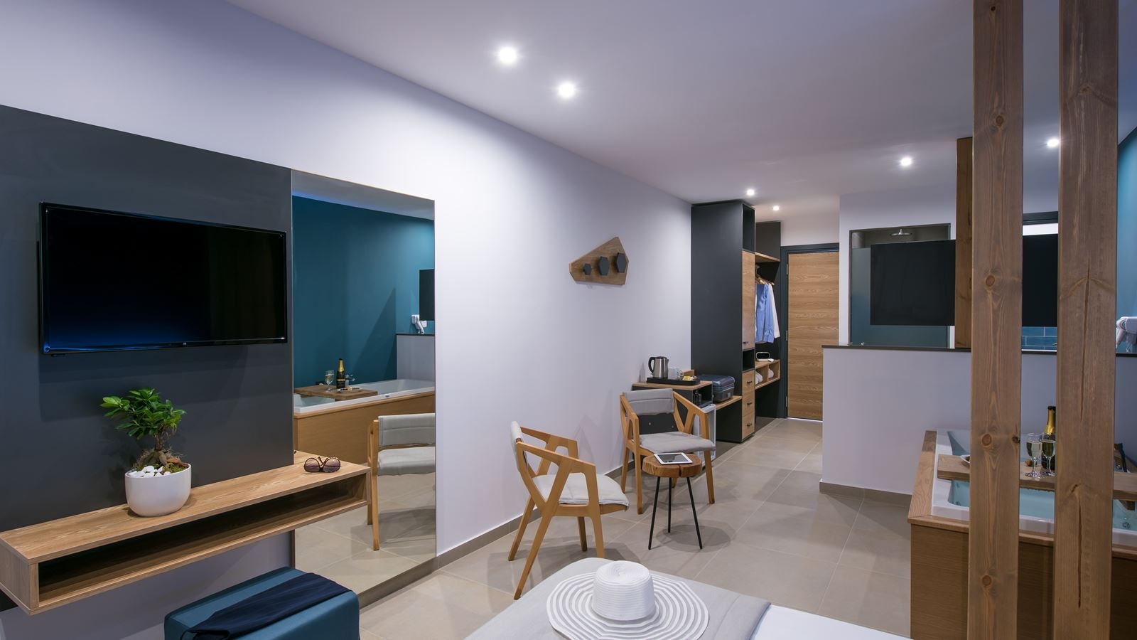 rooms-room-superior-with-indoor-jacuzzi