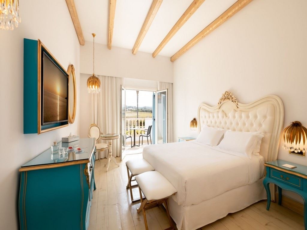 rooms-twin-land-view-customised-for-mobility-needs