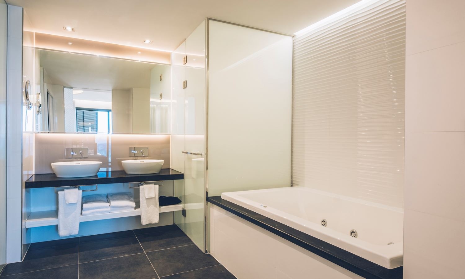 rooms-lighthouse-suite-suite-faro