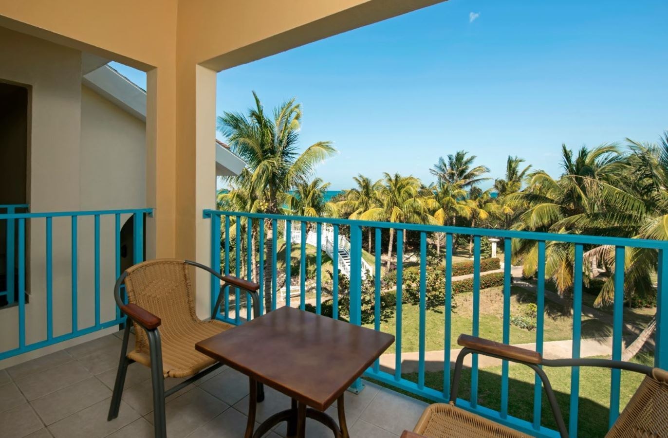 rooms-double-garden-view