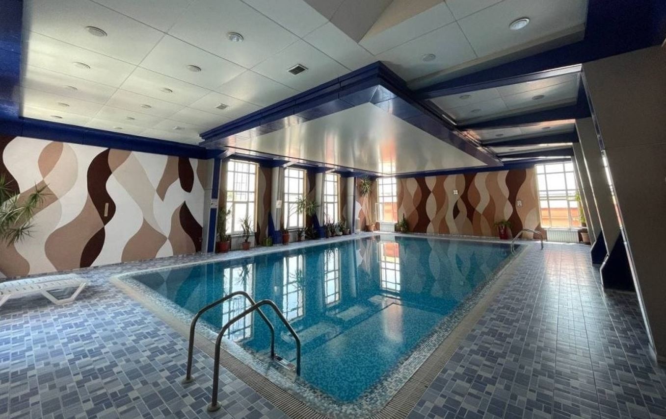 pools-indoor-pool