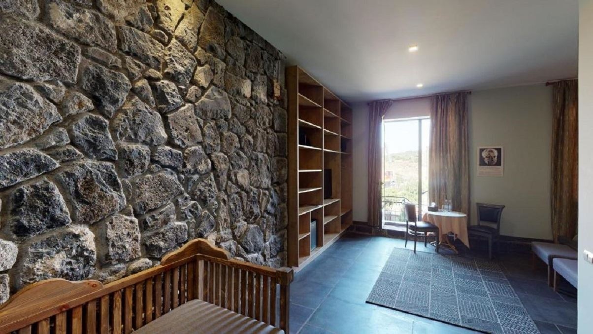 rooms-superior-with-balcony-dbl