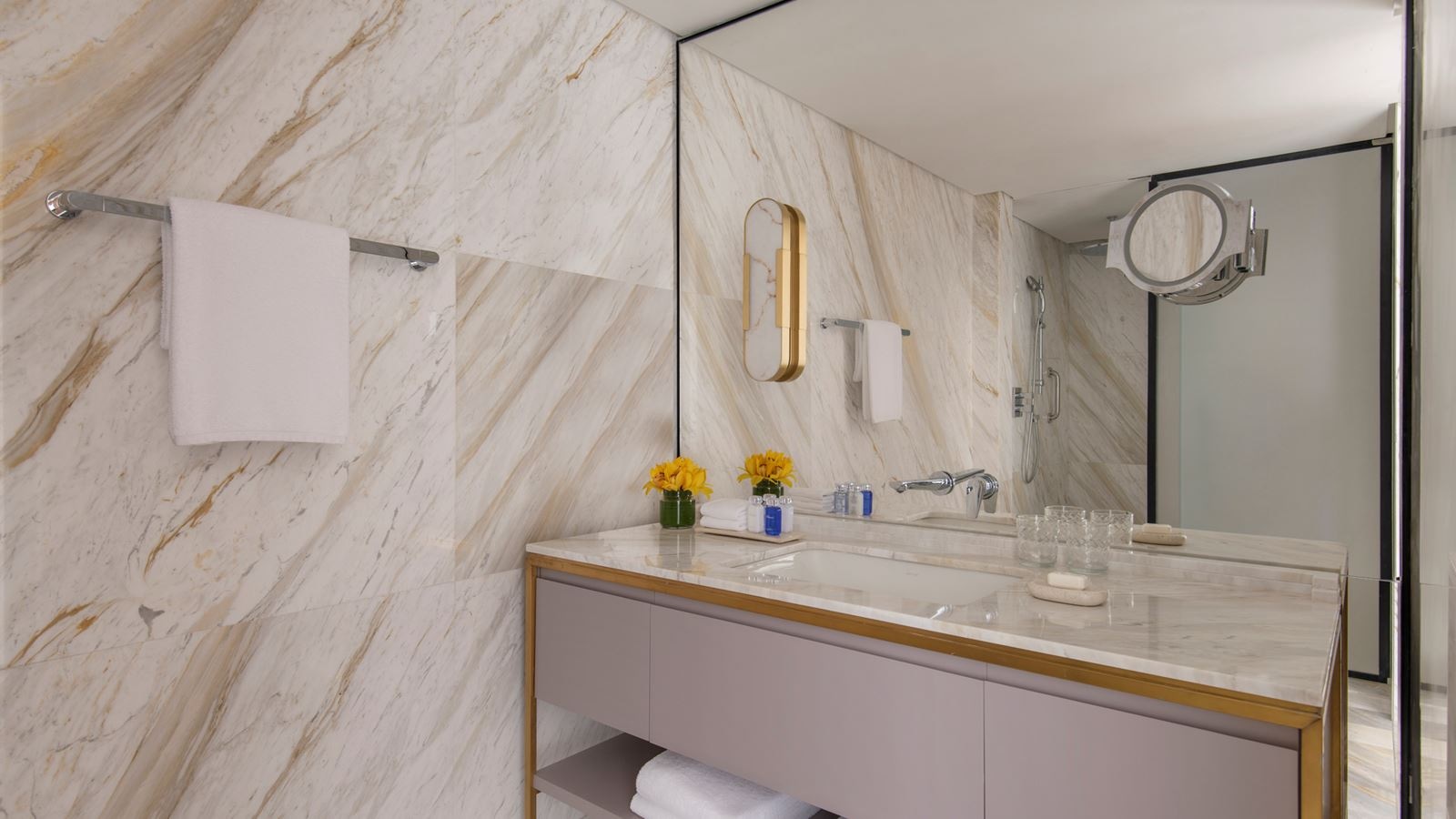 rooms-two-bedroom-family-suite