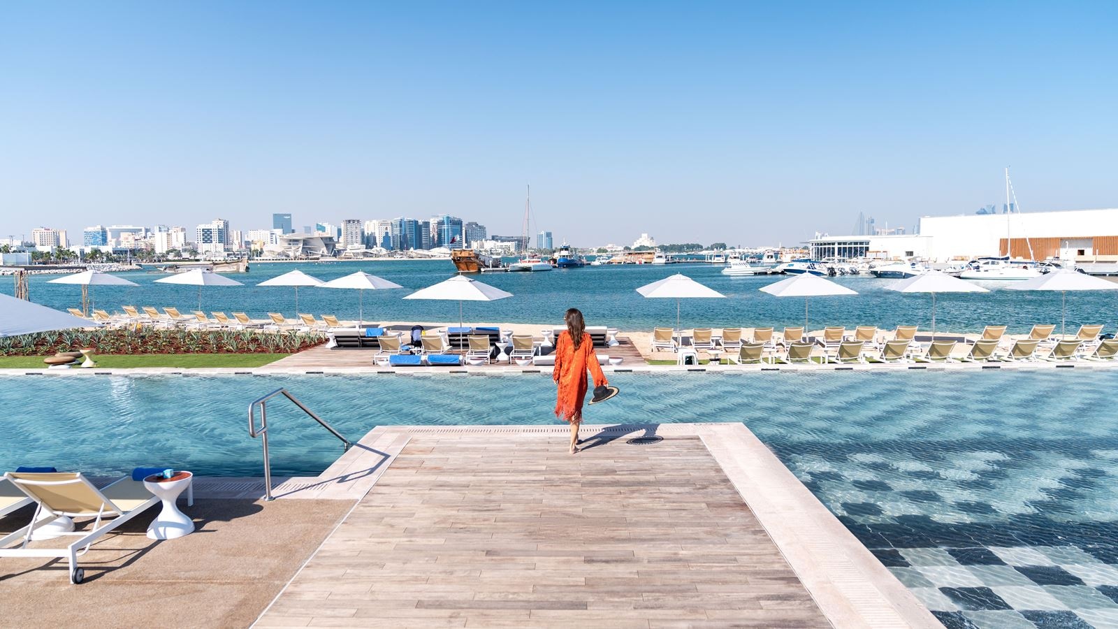 bars-zoh-pool--beach-bar