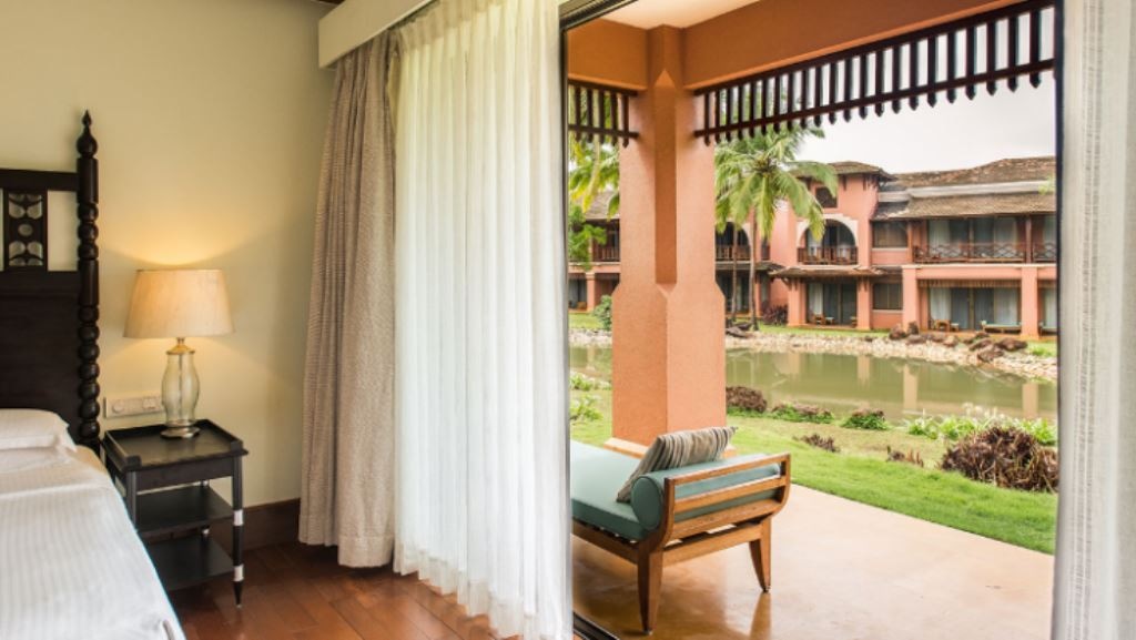 rooms-lagoonview-premium-room