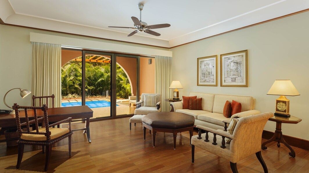 rooms-lap-pool-suites