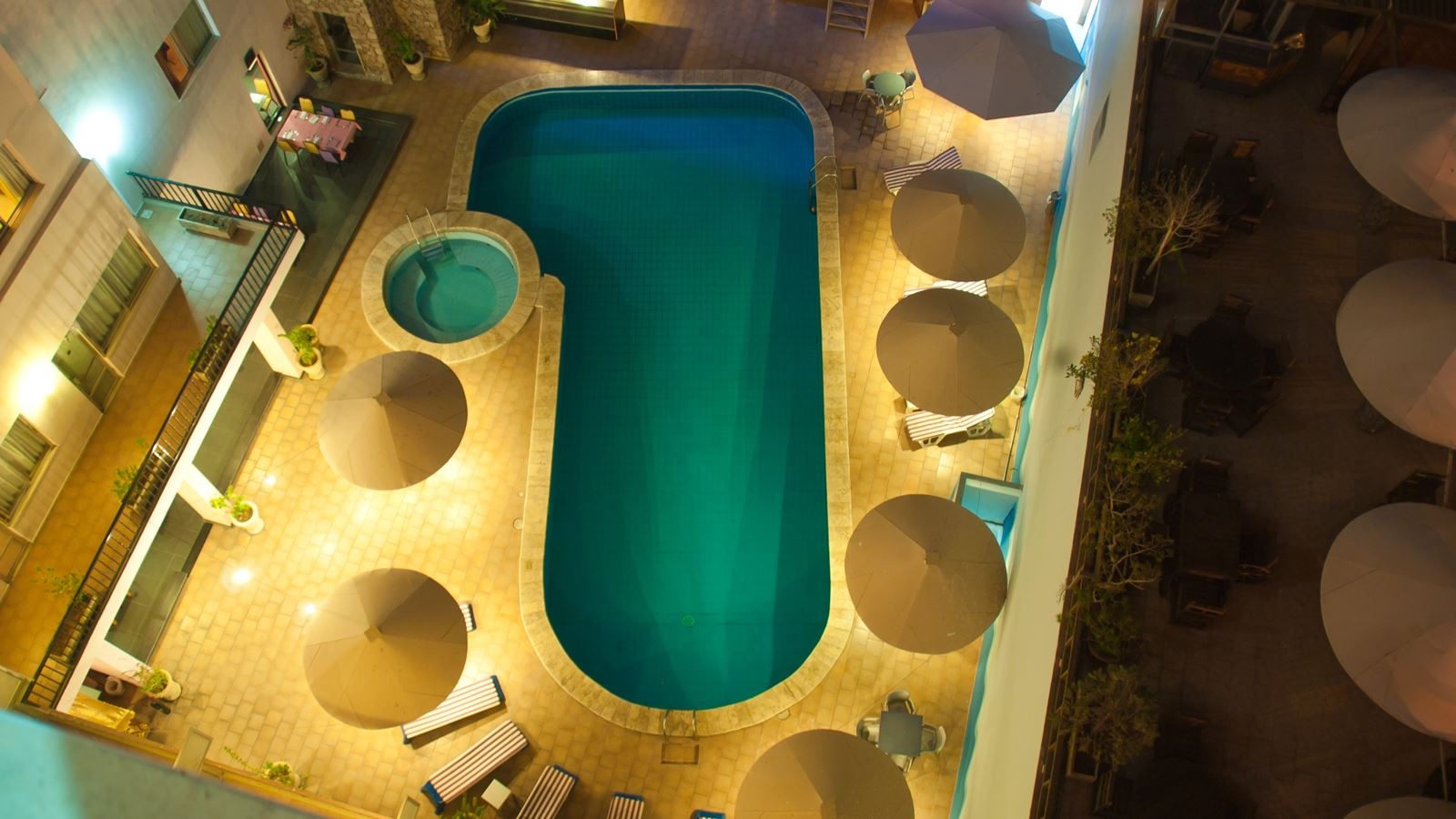 pools-outdoor-pool