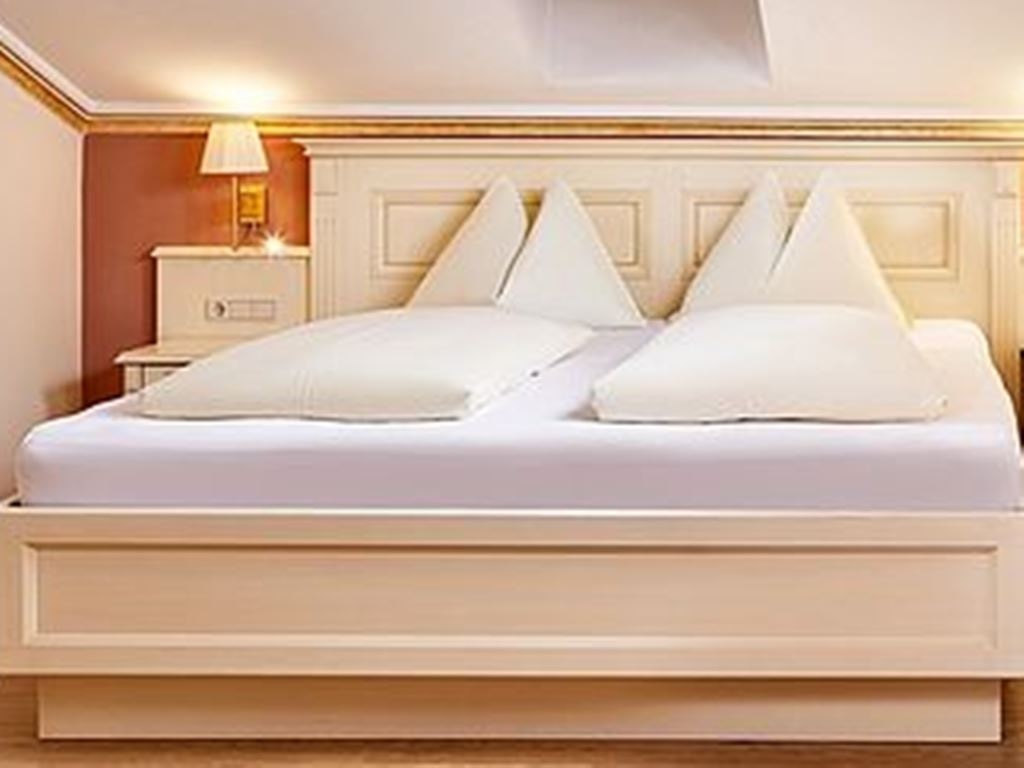 rooms-grand-suite-with-balcony-or-terrace