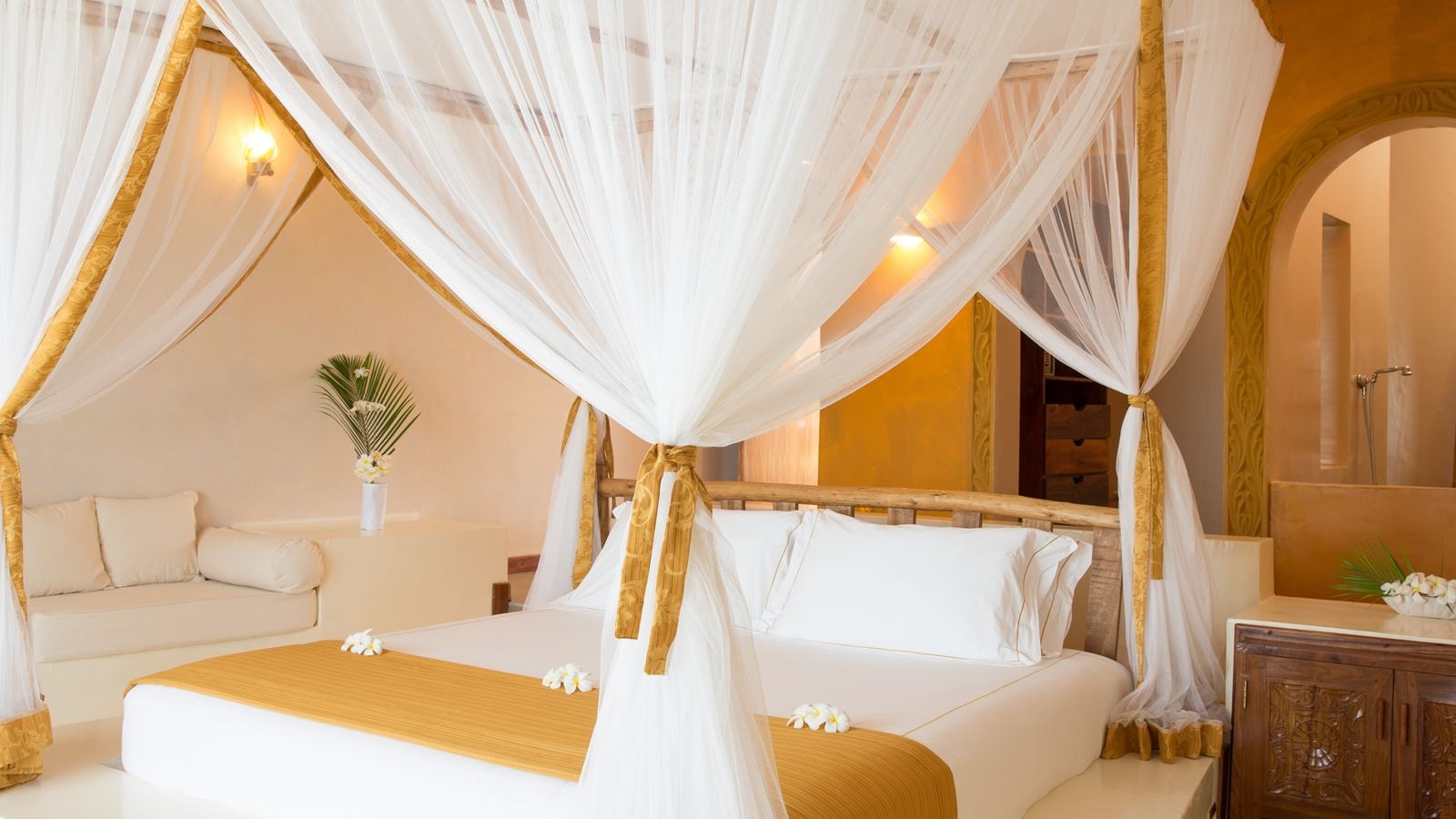 rooms-deluxe-garden-room