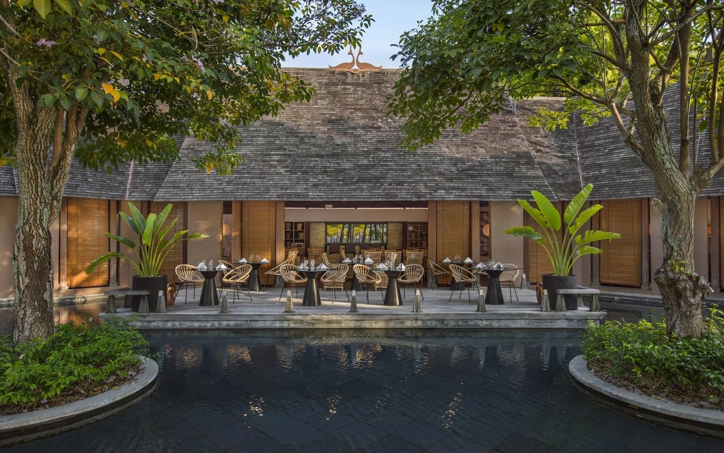 restaurants-blue-ginger