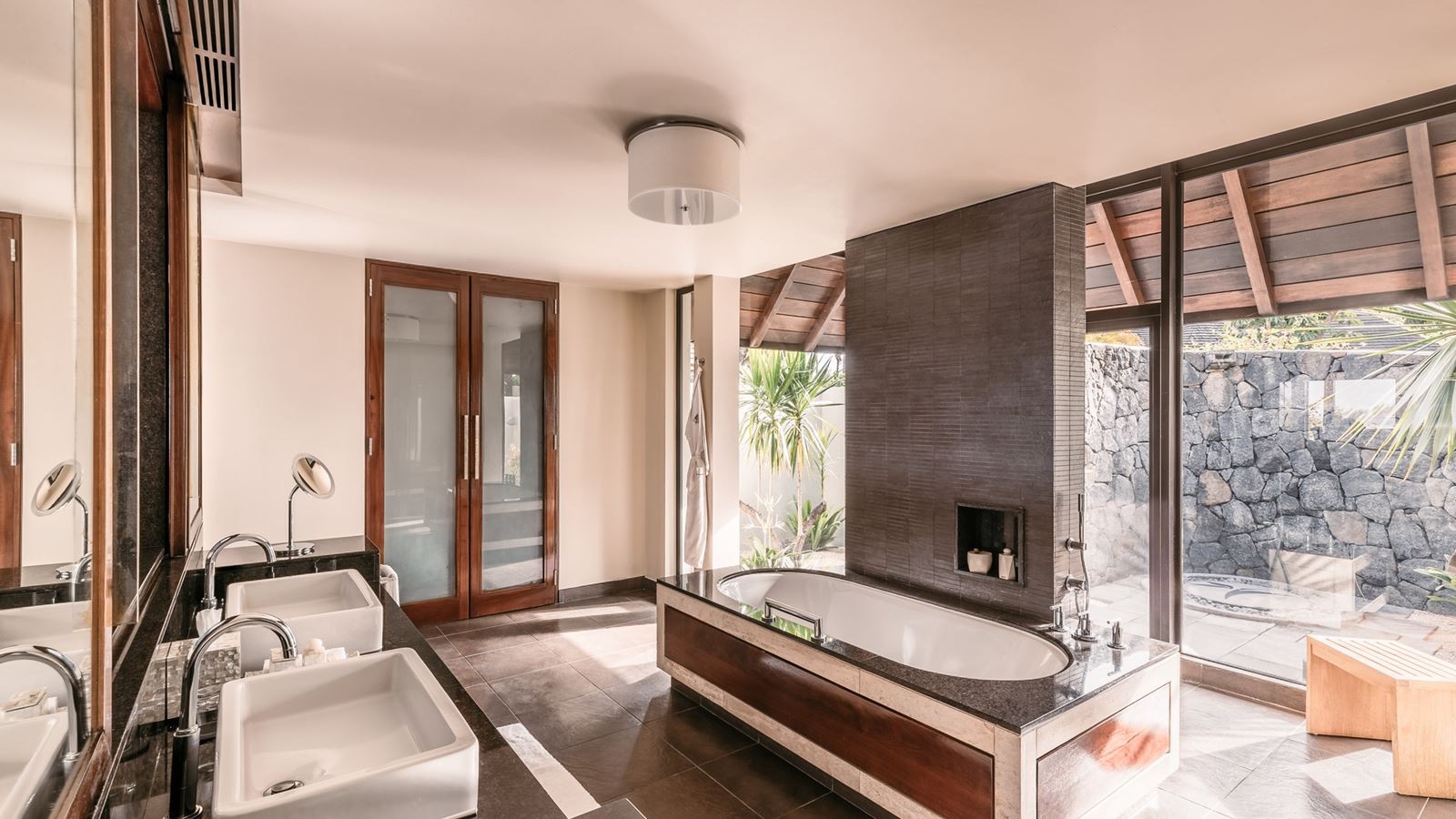 rooms-garden-pool-villa