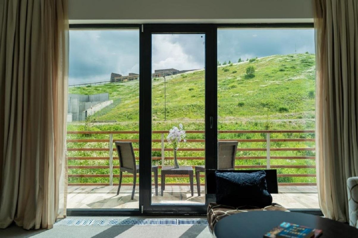 rooms-deluxe-two-bedroom-apartment