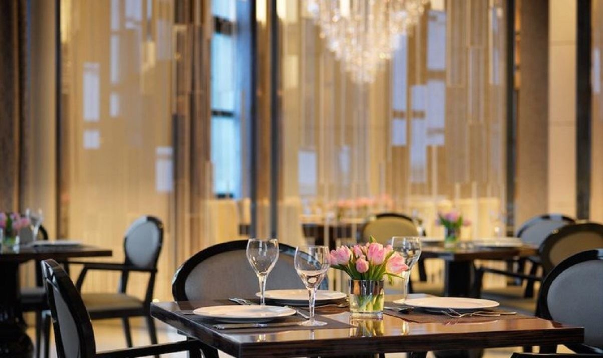 restaurants-alpina-brasserie--wine-bar