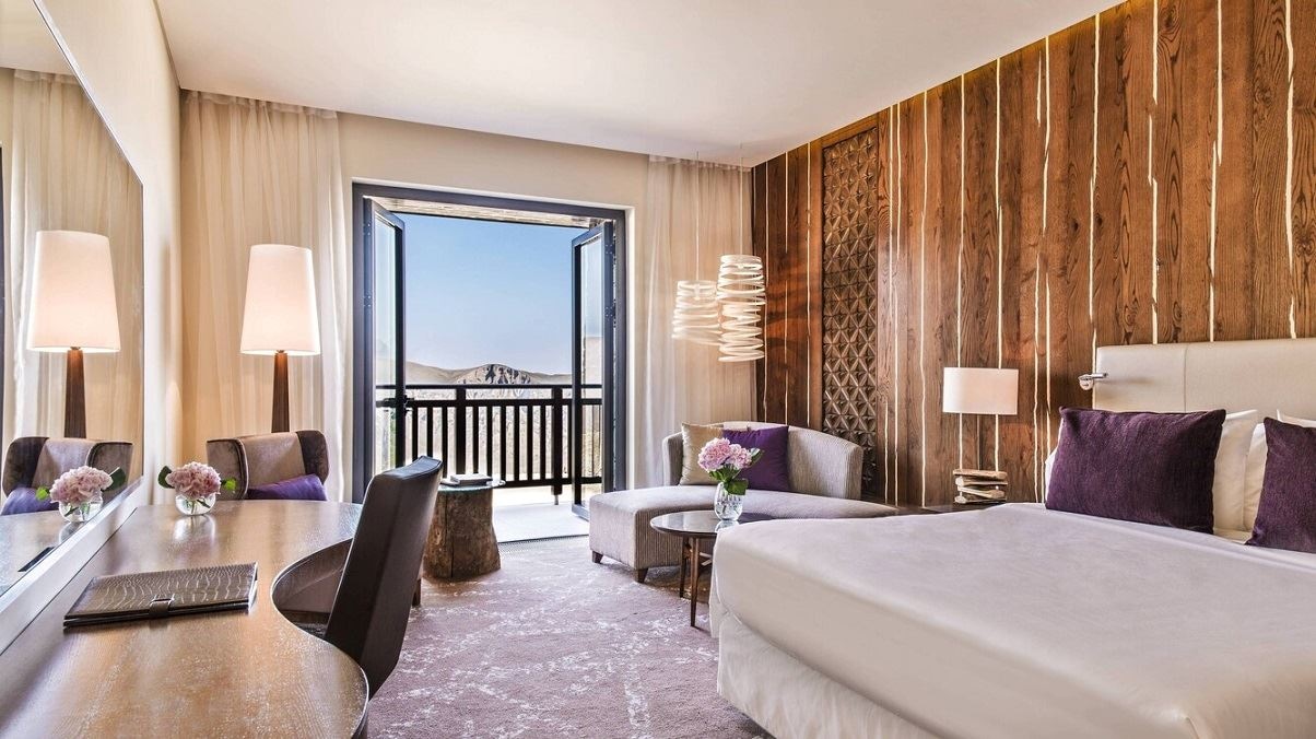 rooms-deluxe-room-with-balcony