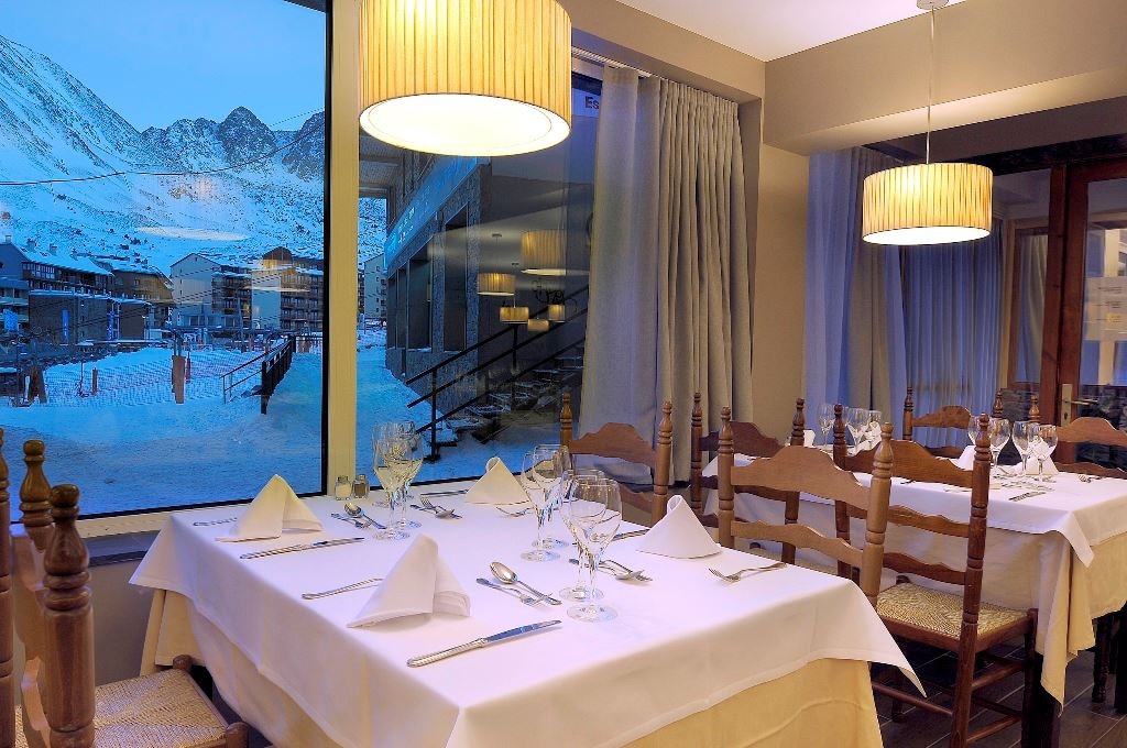 restaurants-restaurant