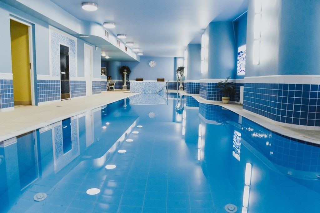 pools-indoor-pool