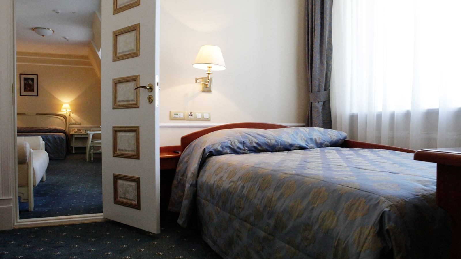 rooms-connective-king-size-deluxe-+-single