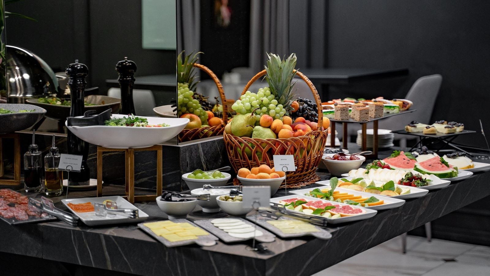 restaurants-restaurant