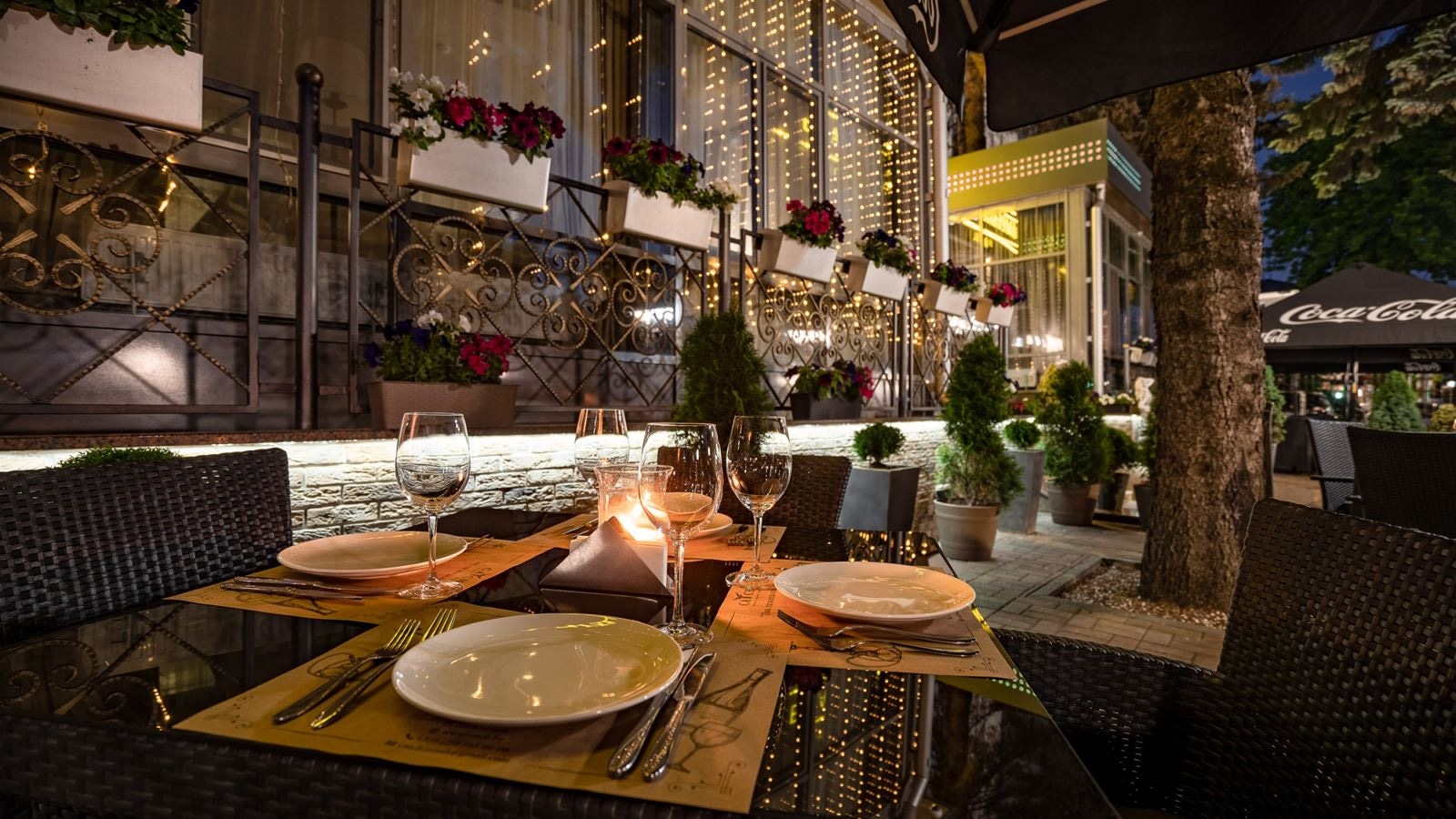 restaurants-restaurant