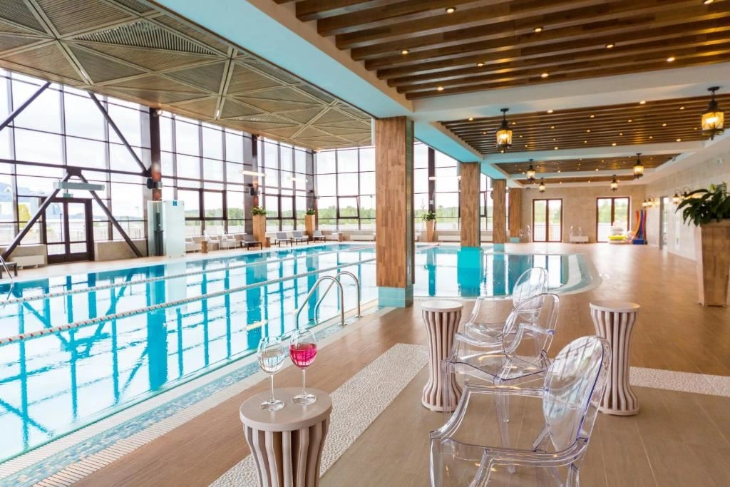 pools-indoor-pool