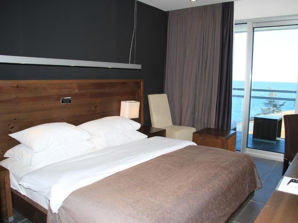 rooms-double-room-side-sea-view