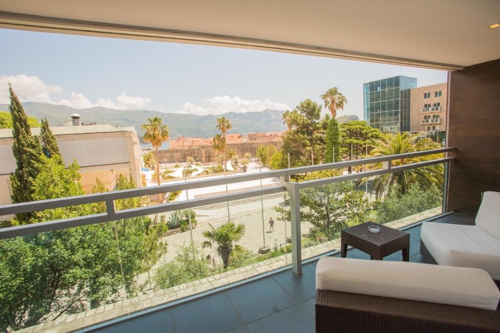 rooms-superior-room-side-sea-view