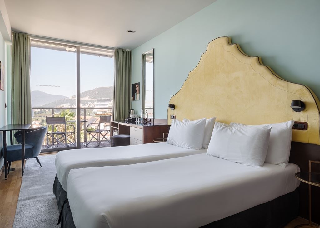 rooms-deluxe-double-room