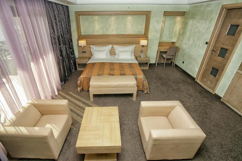 rooms-studio-apartment-02