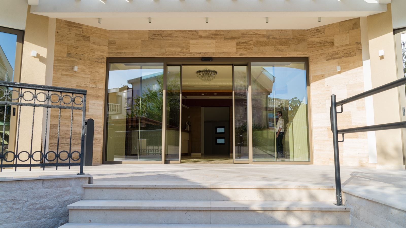 general-main-building