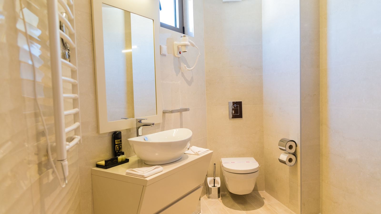 rooms-standard-family-room