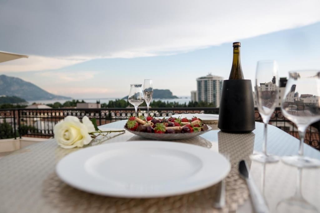 rooms-deluxe-apartment-sea-view