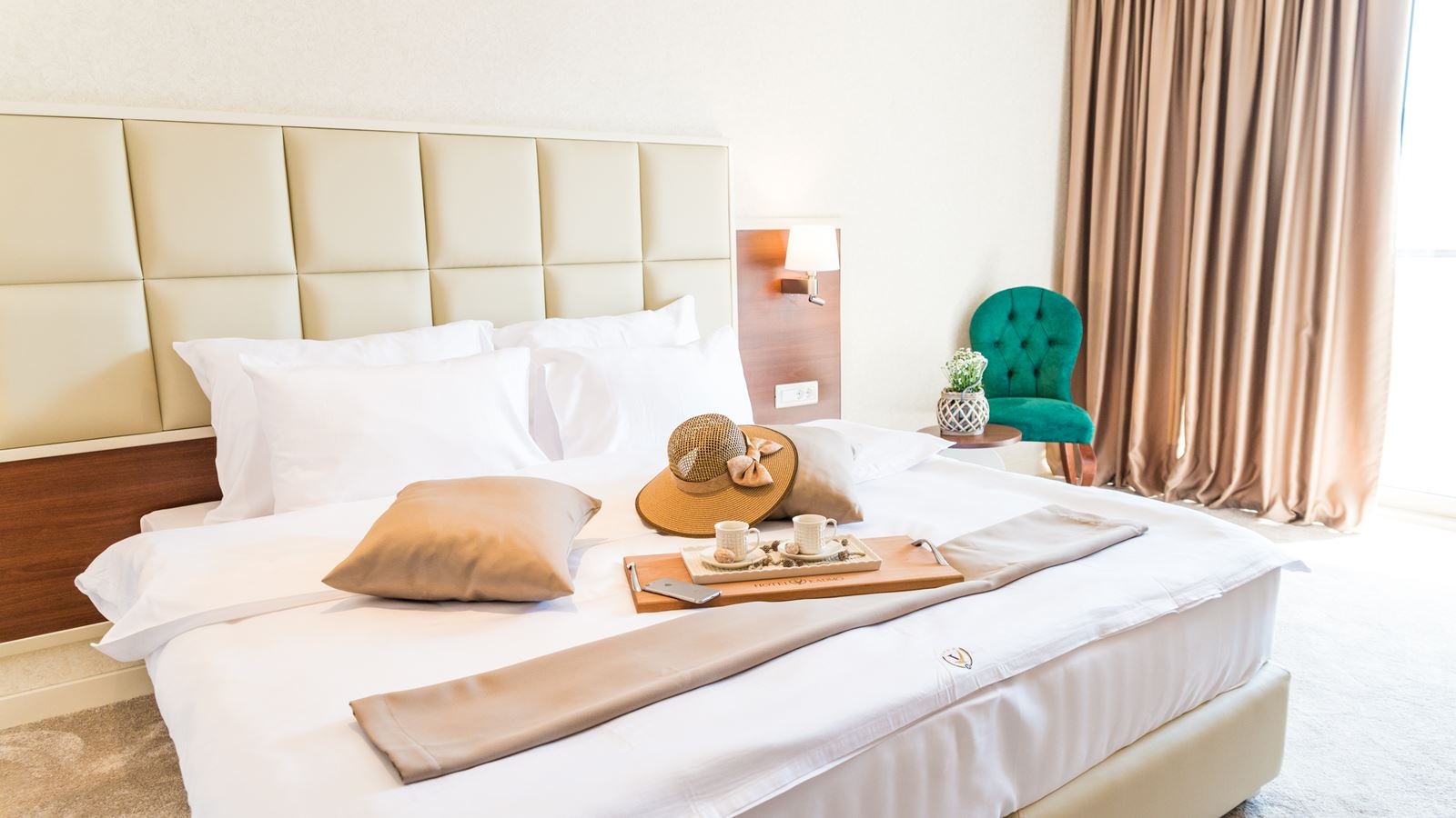 rooms-superior-double-room