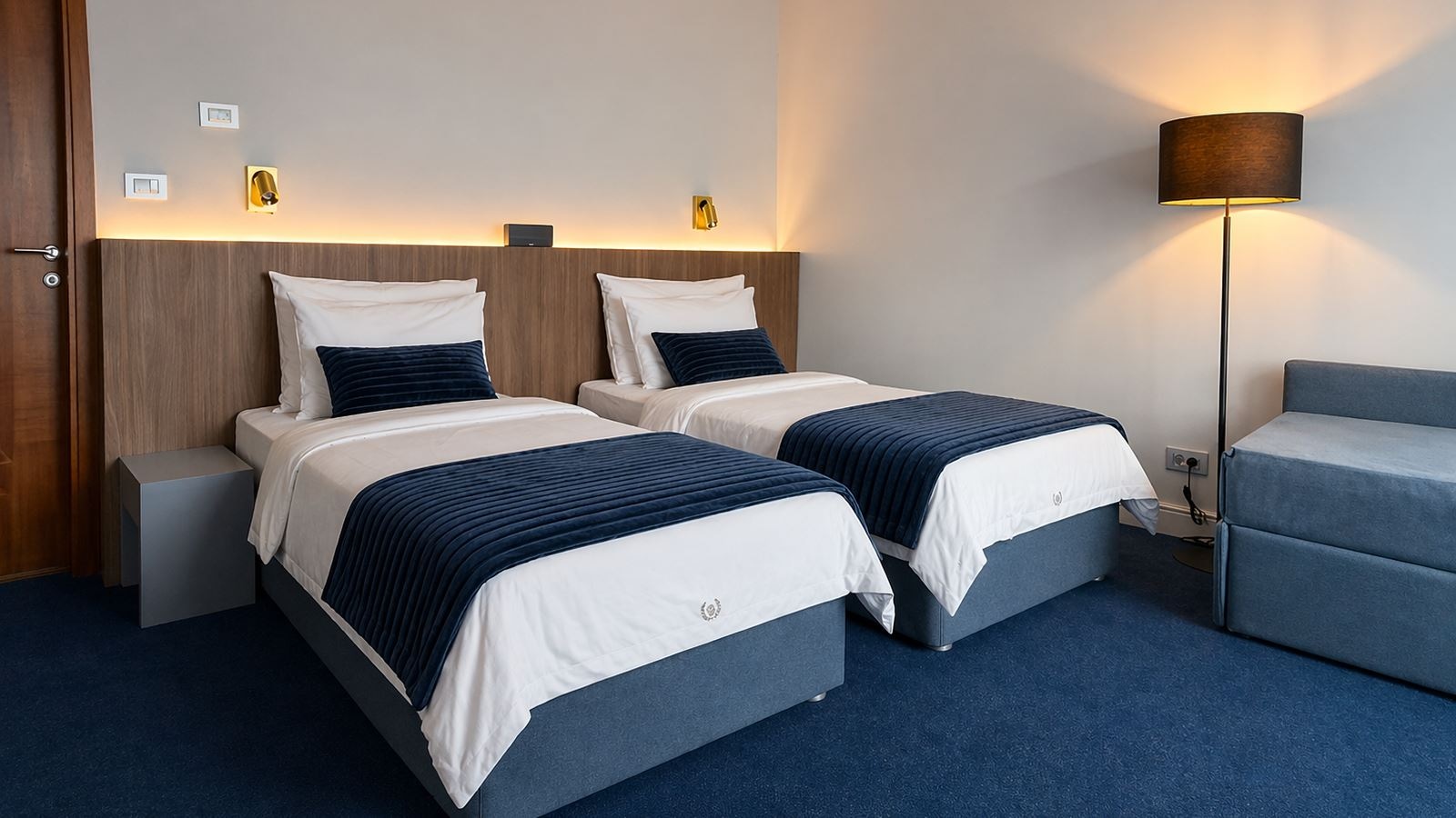 rooms-deluxe-triple-room