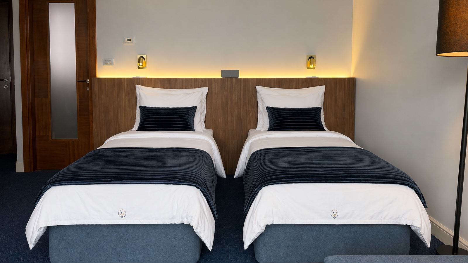 rooms-deluxe-triple-room