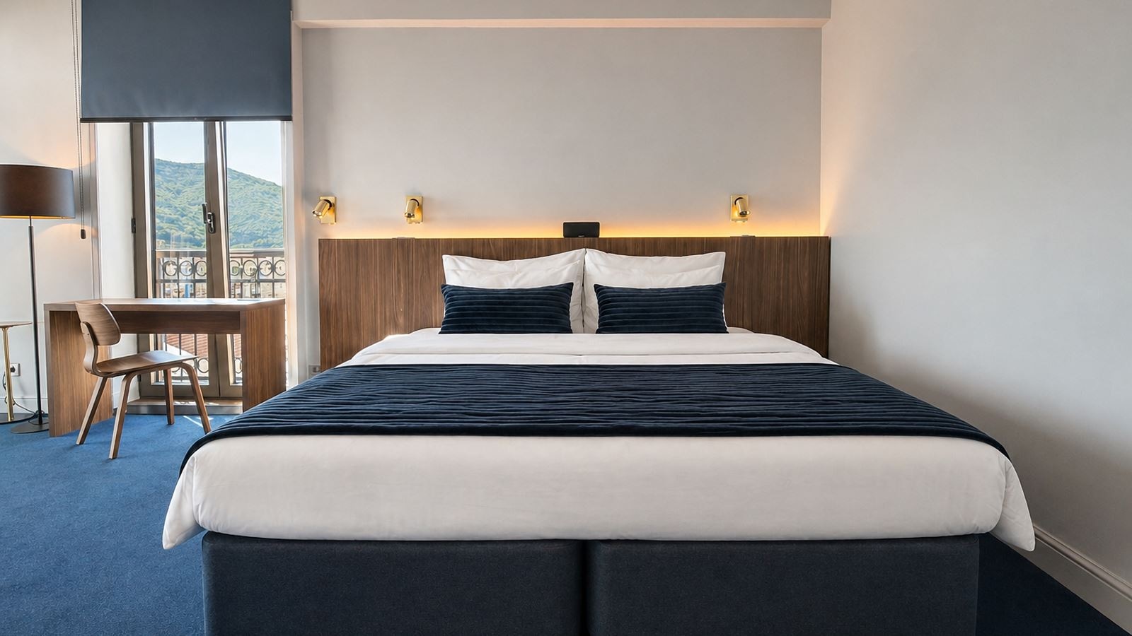 rooms-deluxe-family-room