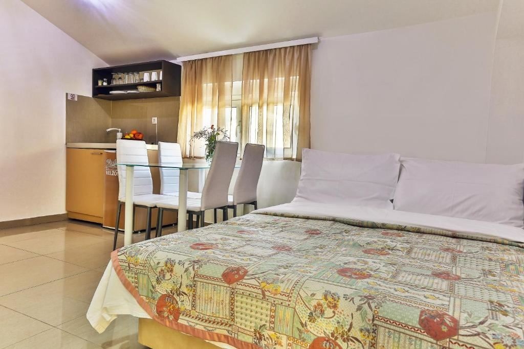 rooms-luxury-apartment-4-pax