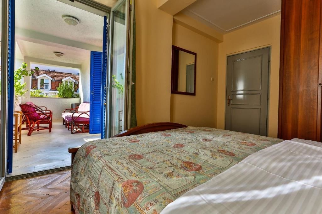 rooms-apartment-5-pax