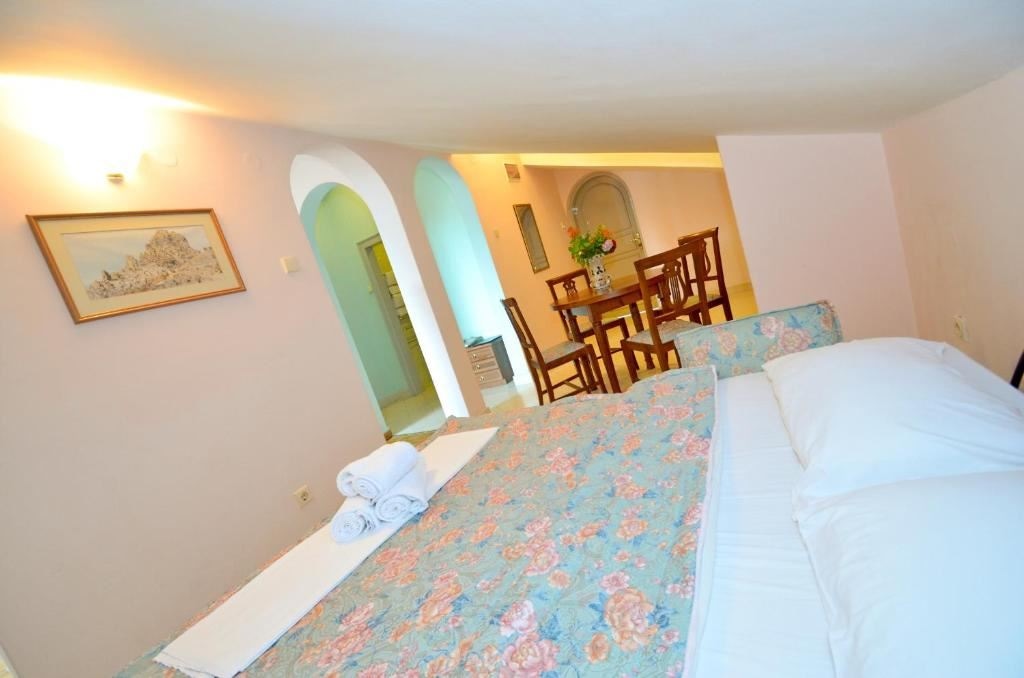 rooms-apartment-6-pax