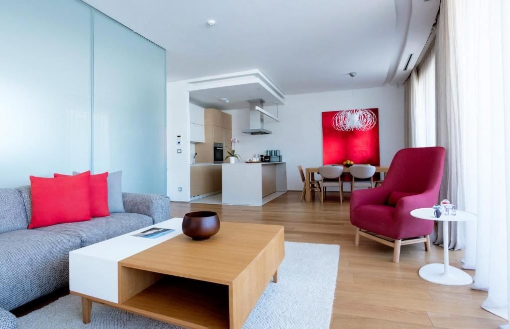 rooms-one-bedroom-residence-sea-side-line