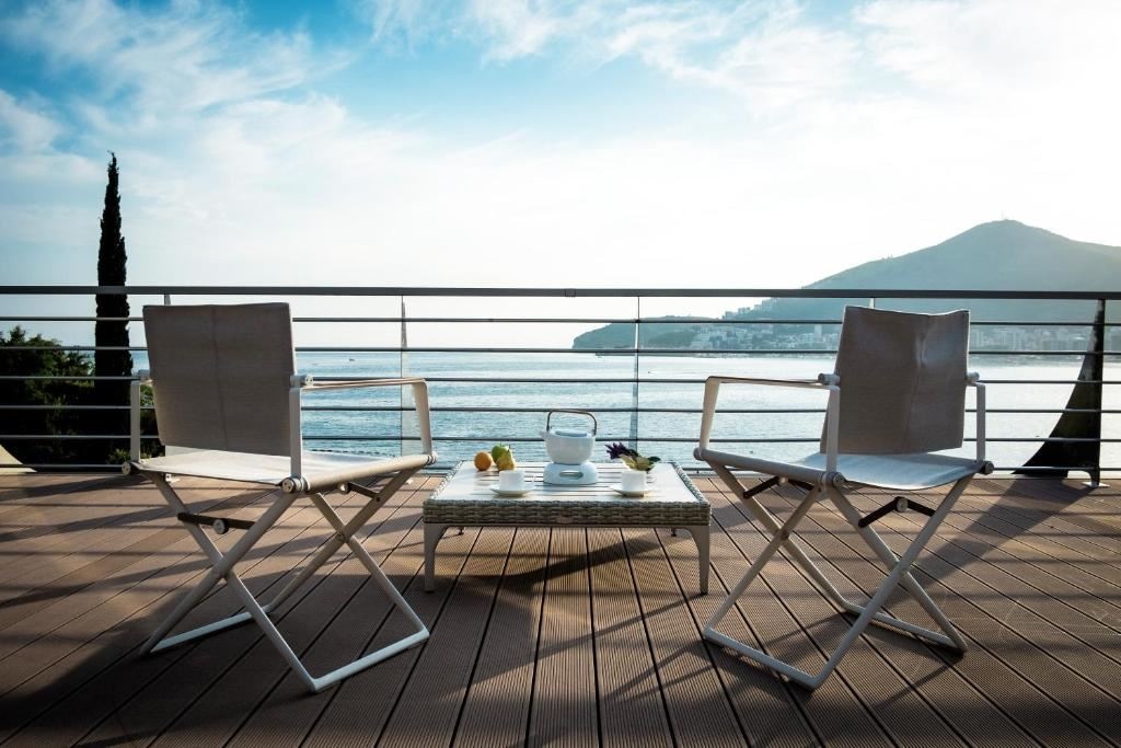 rooms-two-bedrooms-deluxe-residence-sea-side-line