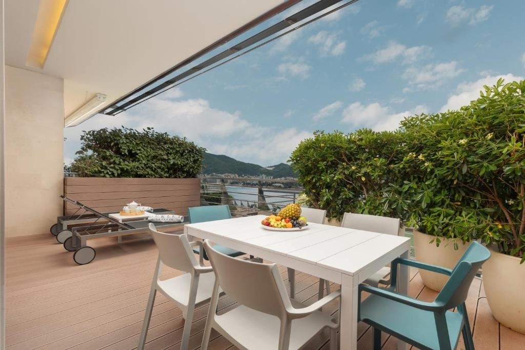 rooms-two-bedrooms-residence-garden-line