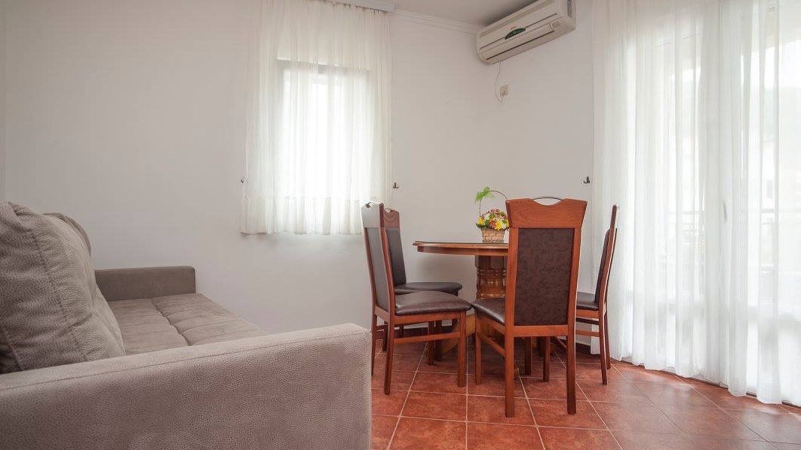 rooms-one-bedroom-apartment