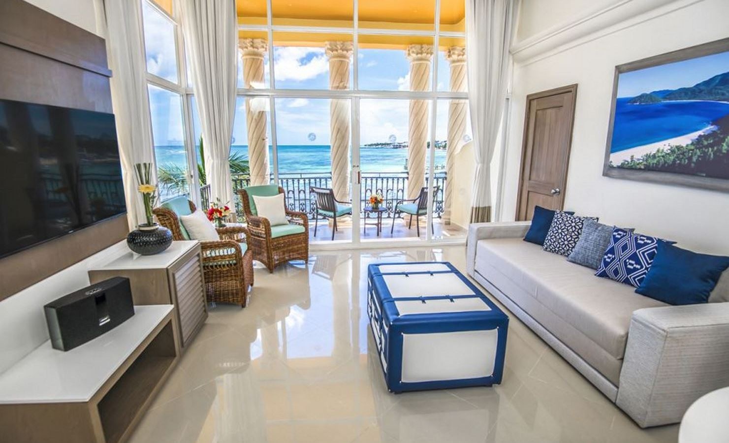 rooms-master-1-bedroom-premium-suite-ocean-front