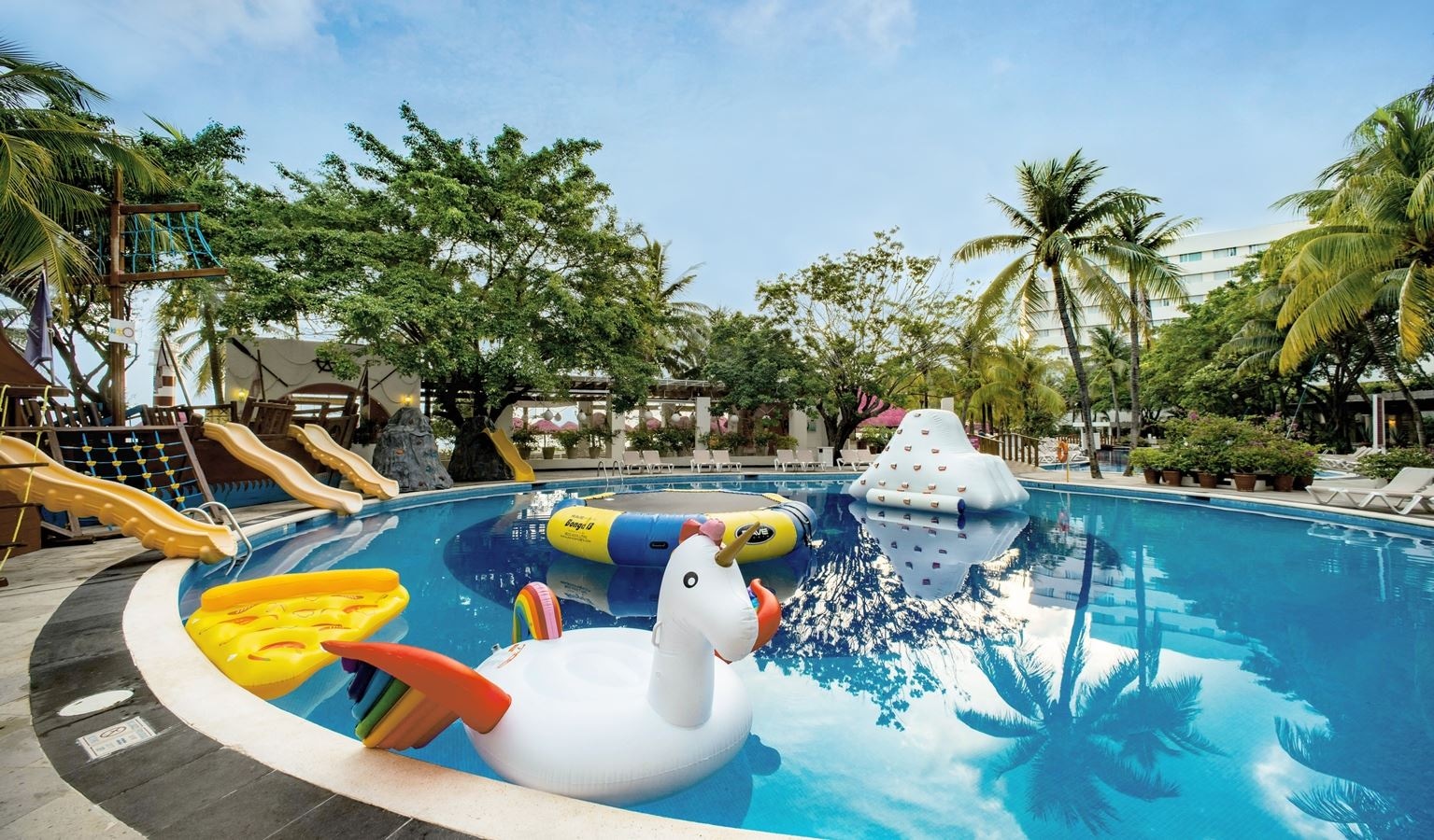 pools-outdoor--indoor-childrens-pool