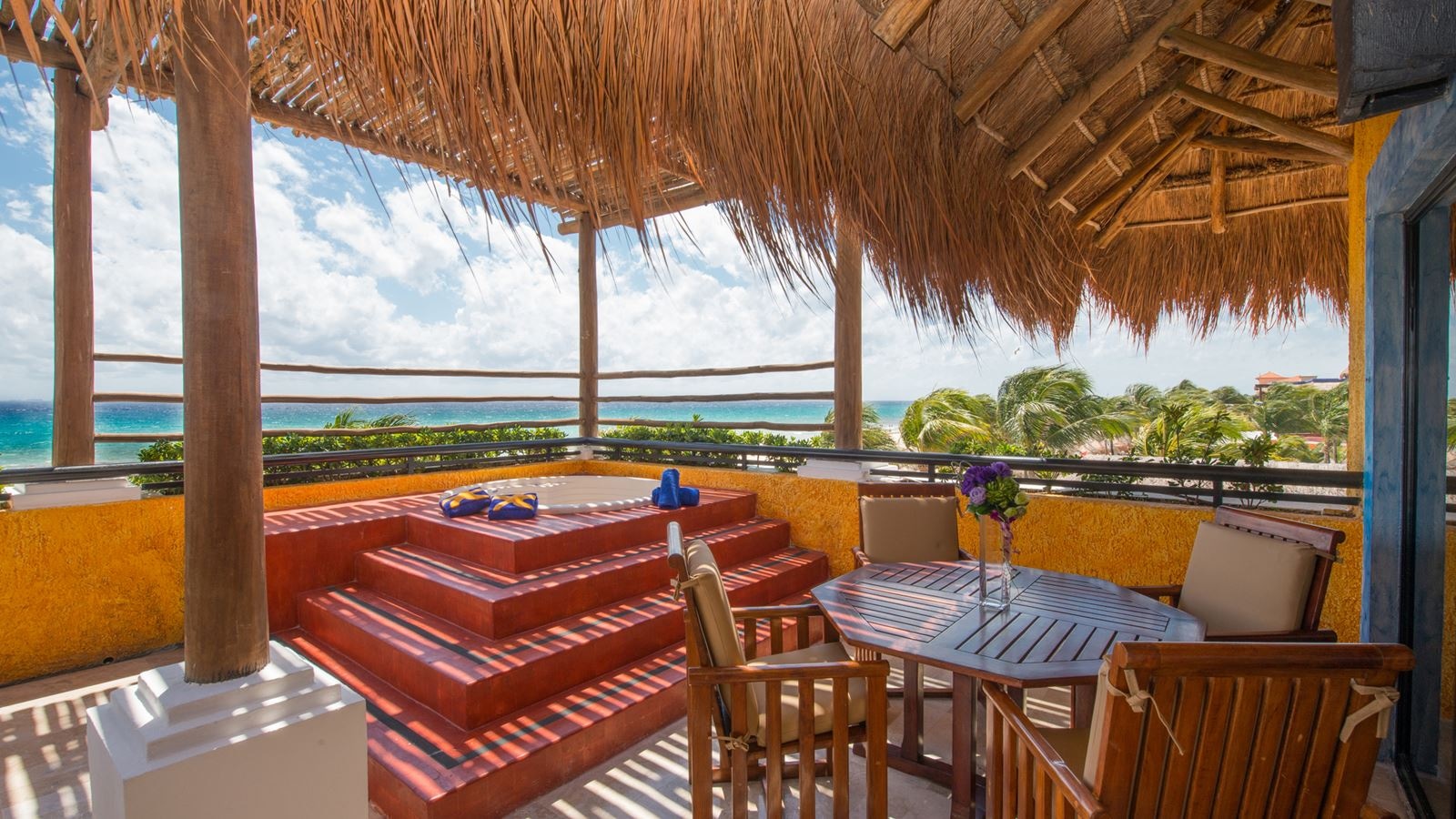 rooms-two-bedroom-petnhouse-suite-ocean-front