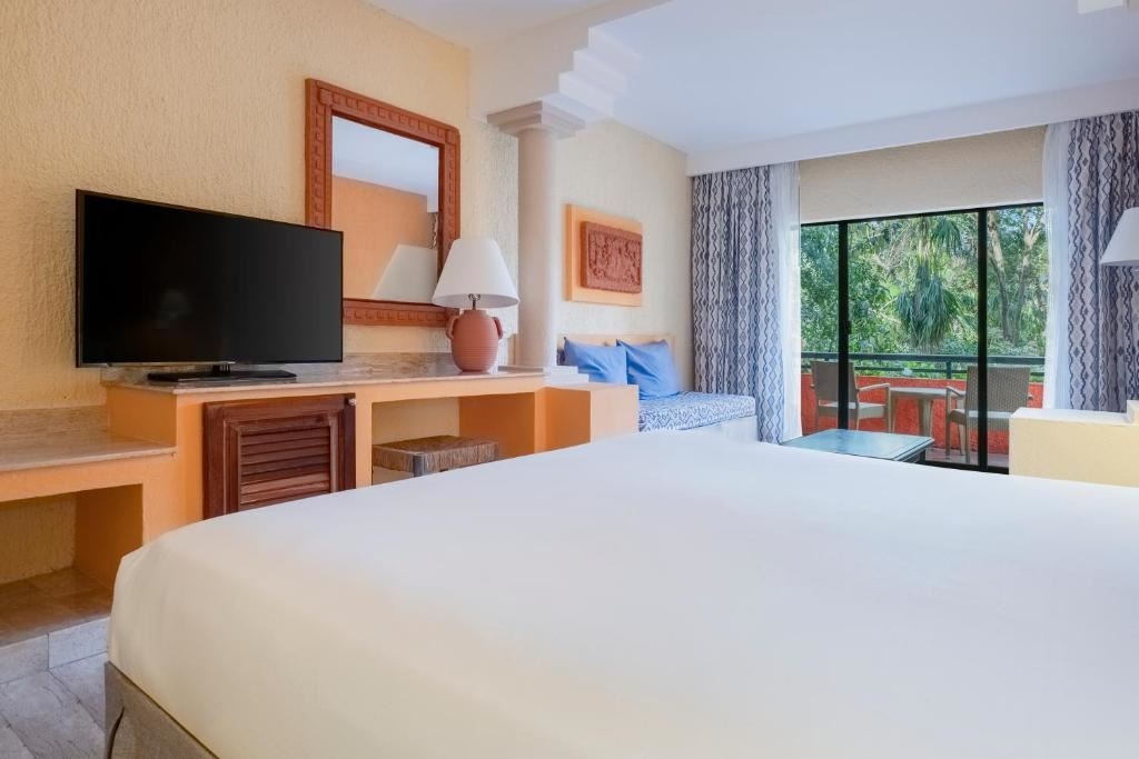 rooms-premium-near-pool
