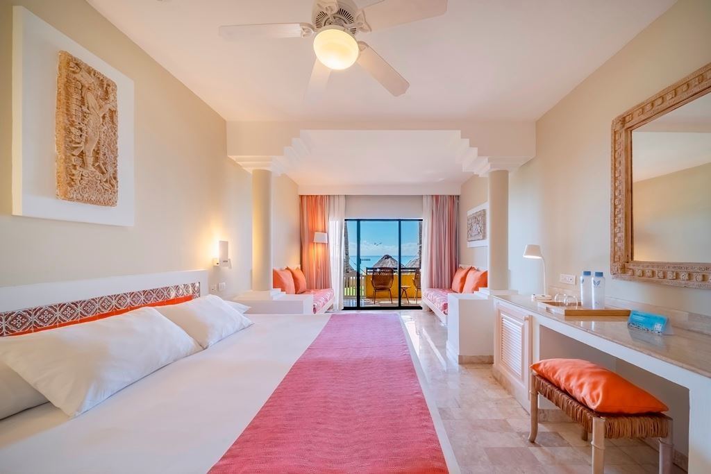 rooms-junior-suite-ocean-front-beach-access