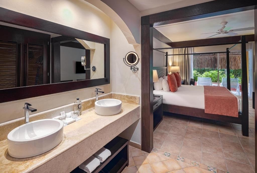 rooms-privileged-romance