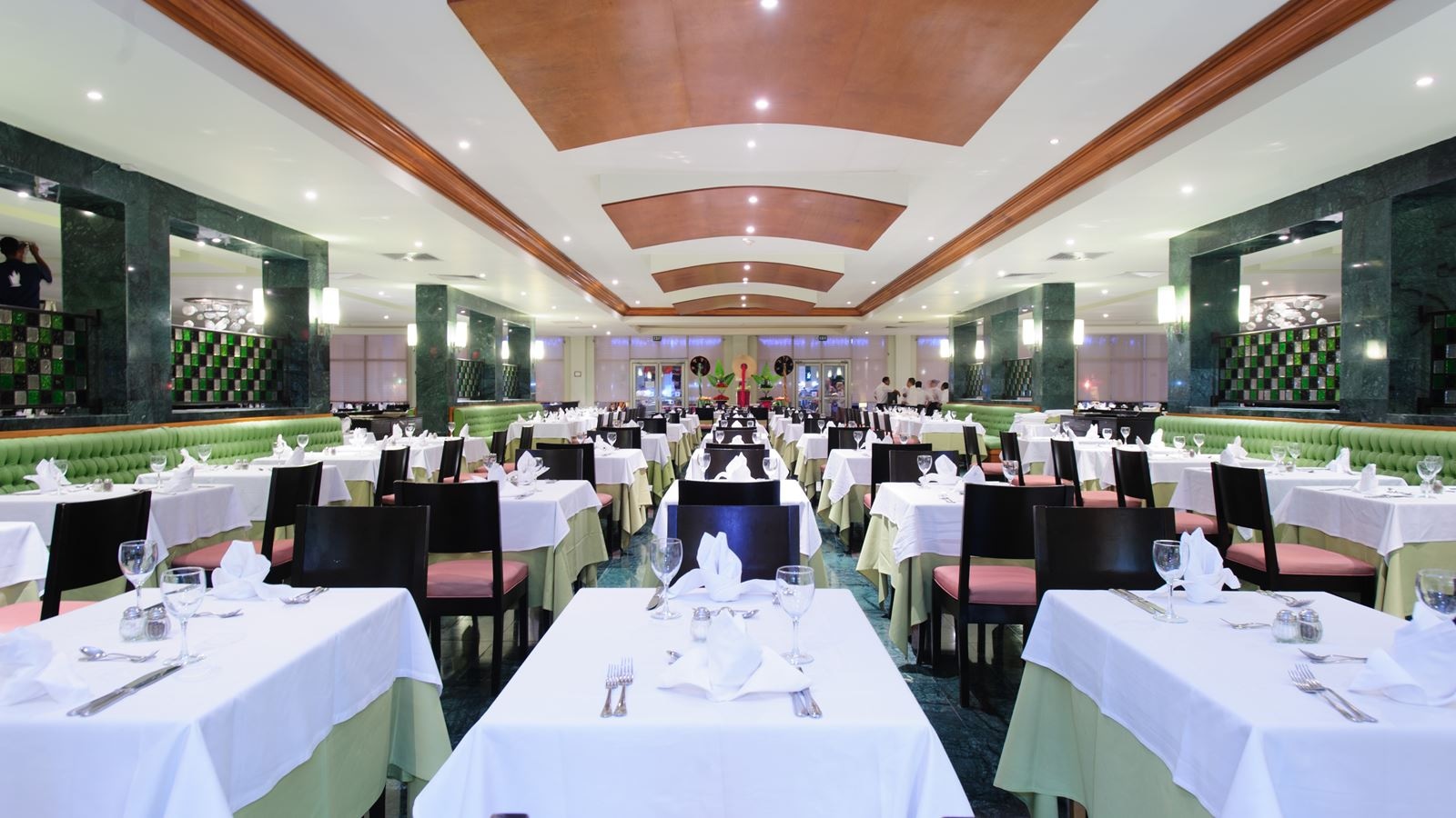 restaurants-main-restaurant